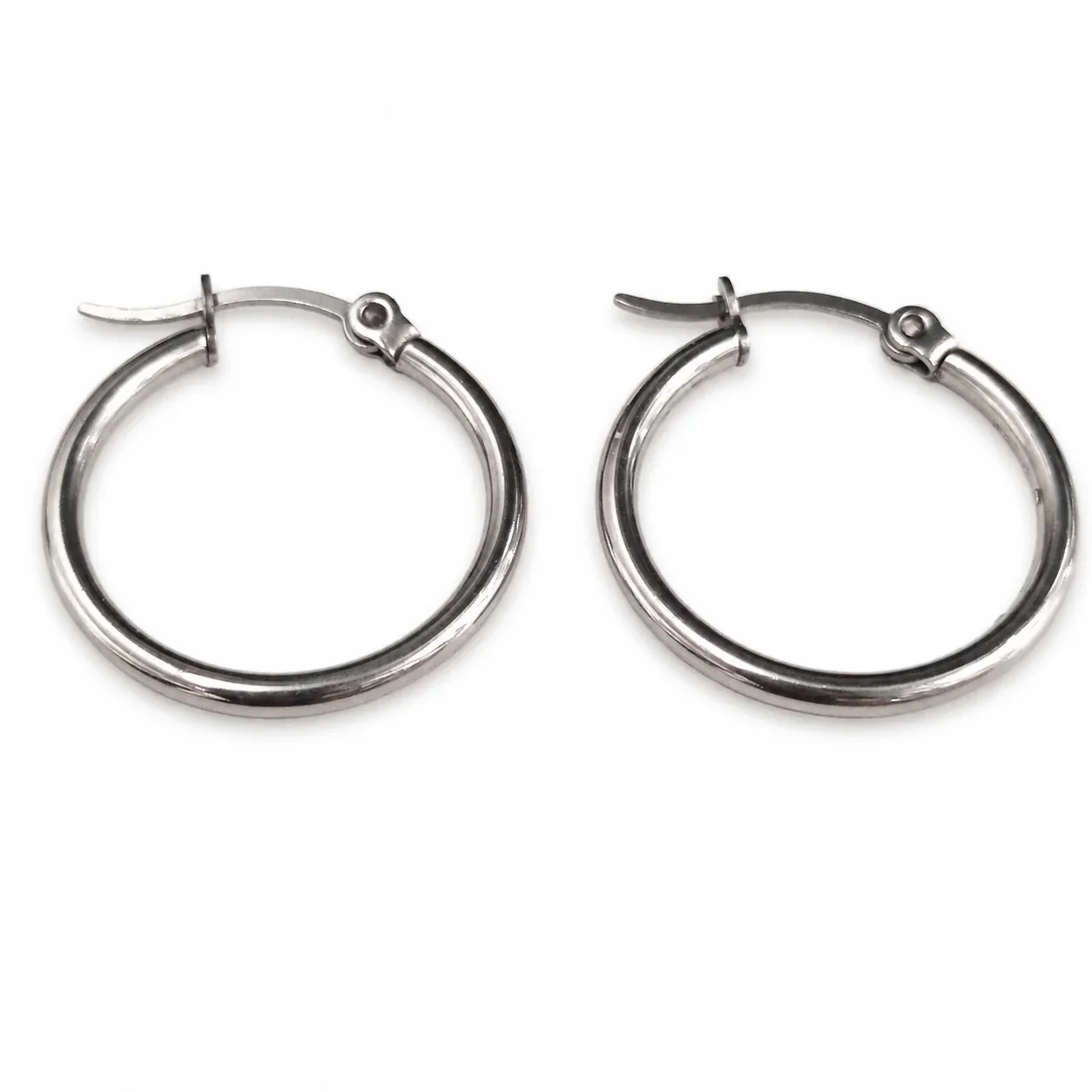 Minimal Stainless Steel PVD Round Wire Latch Hoop Earrings - Silver 8-18 mm