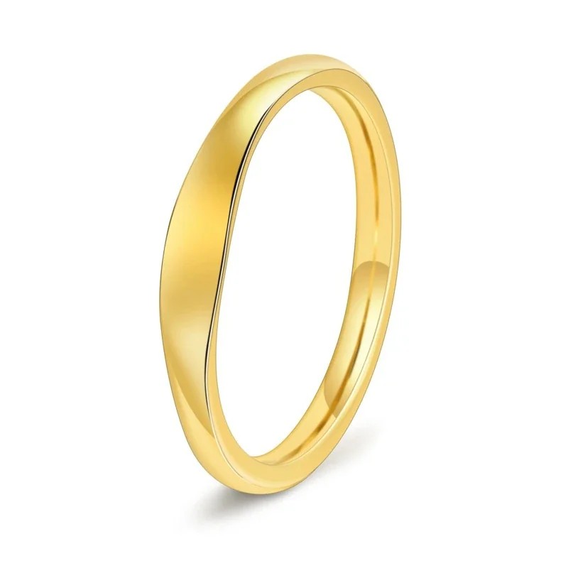 Foto do produto: Anel de Aço Inoxidável com Perfil Dome Fino e Banho a Ouro 18K Polido