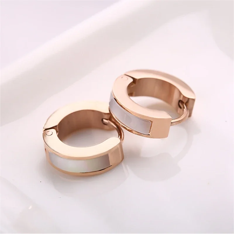 Foto del producto: Pendientes de aro con incrustación de concha, acero inoxidable chapado en oro rosa
