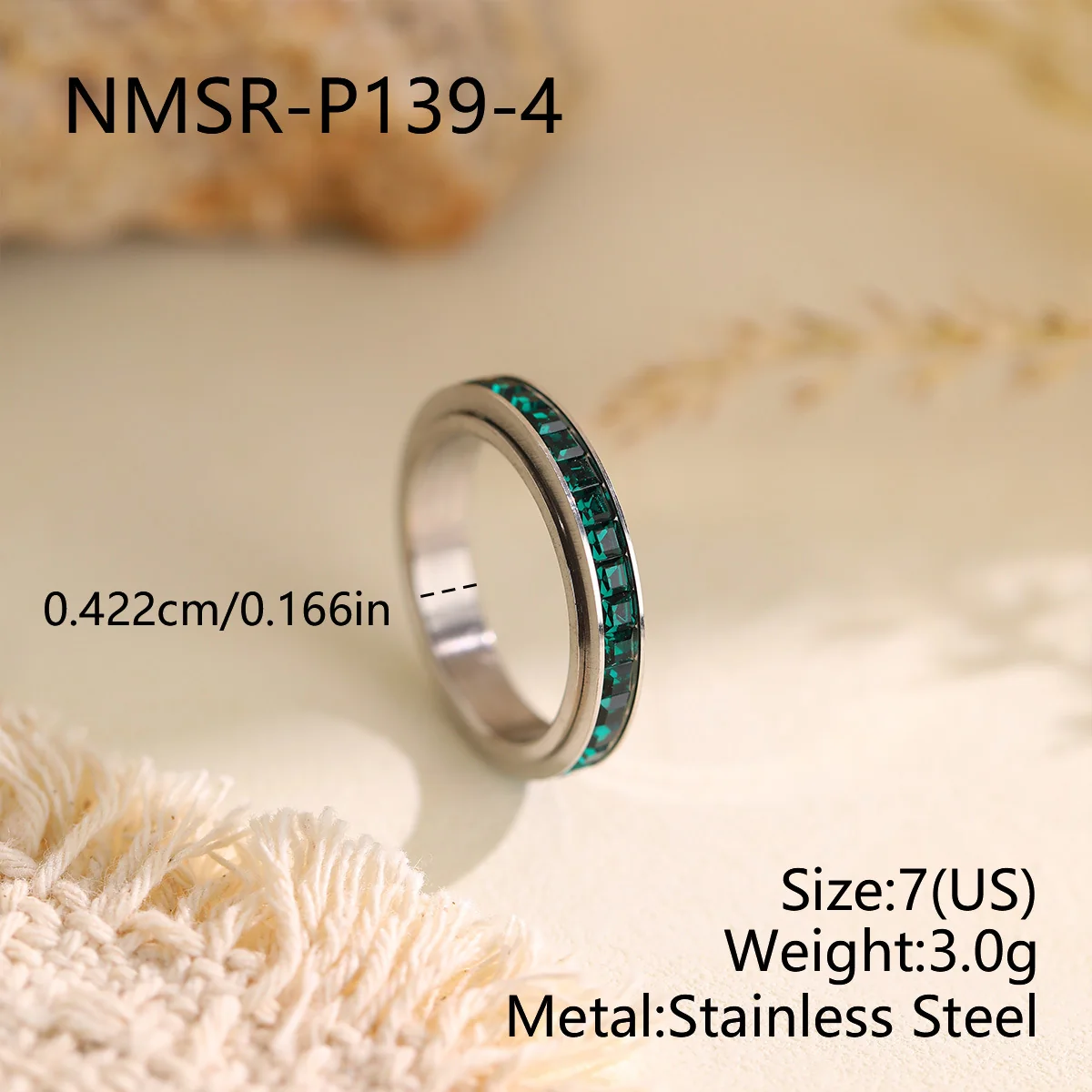 Draaiende ring met kanaalgezette kristallen van roestvrij staal productfoto