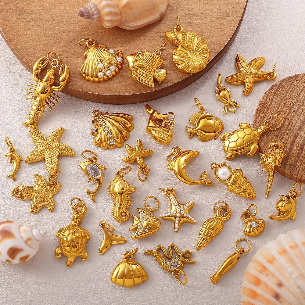 Photo produit : Sea Life Pendant Charms, Shell & Starfish, 18K Gold-Plated Steel