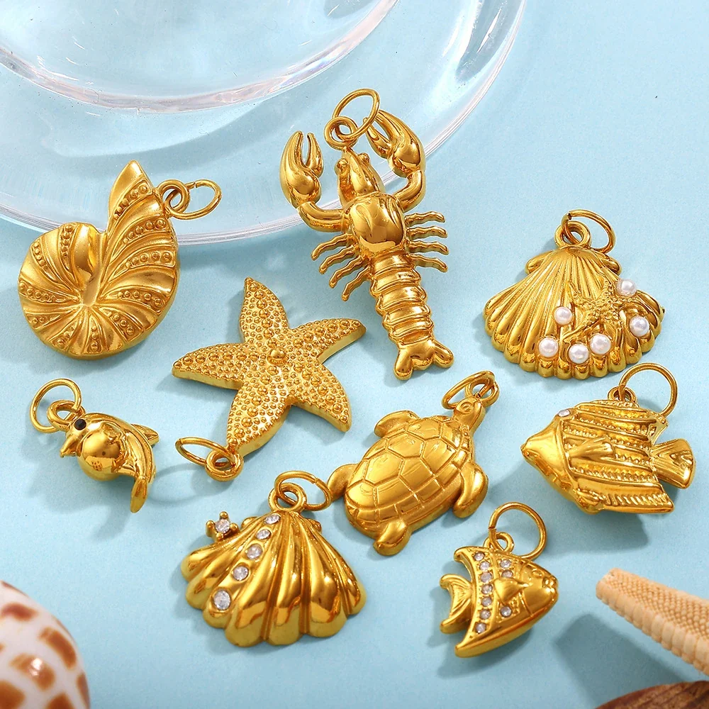 Photo produit : Sea Life Pendant Charms, Shell & Starfish, 18K Gold-Plated Steel