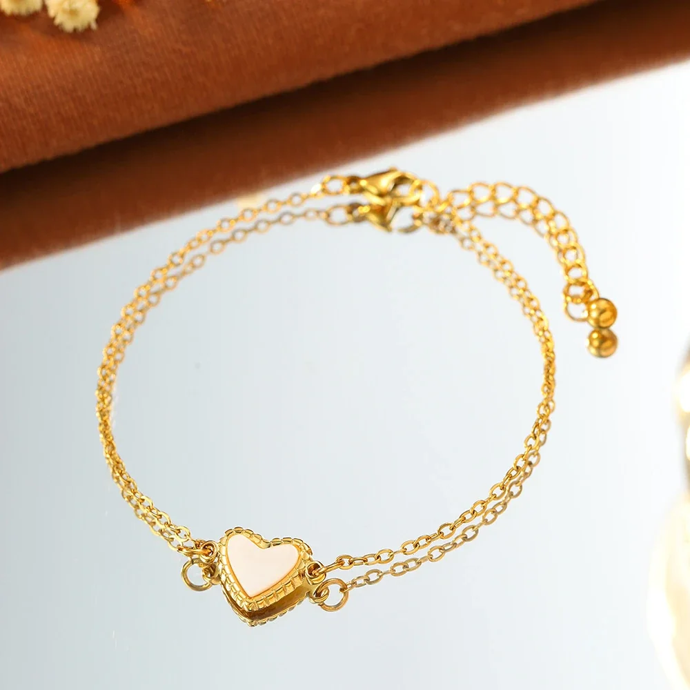 Produktfoto: Armband mit weißer Herzeinlage, 18K vergoldeter 316 Edelstahl