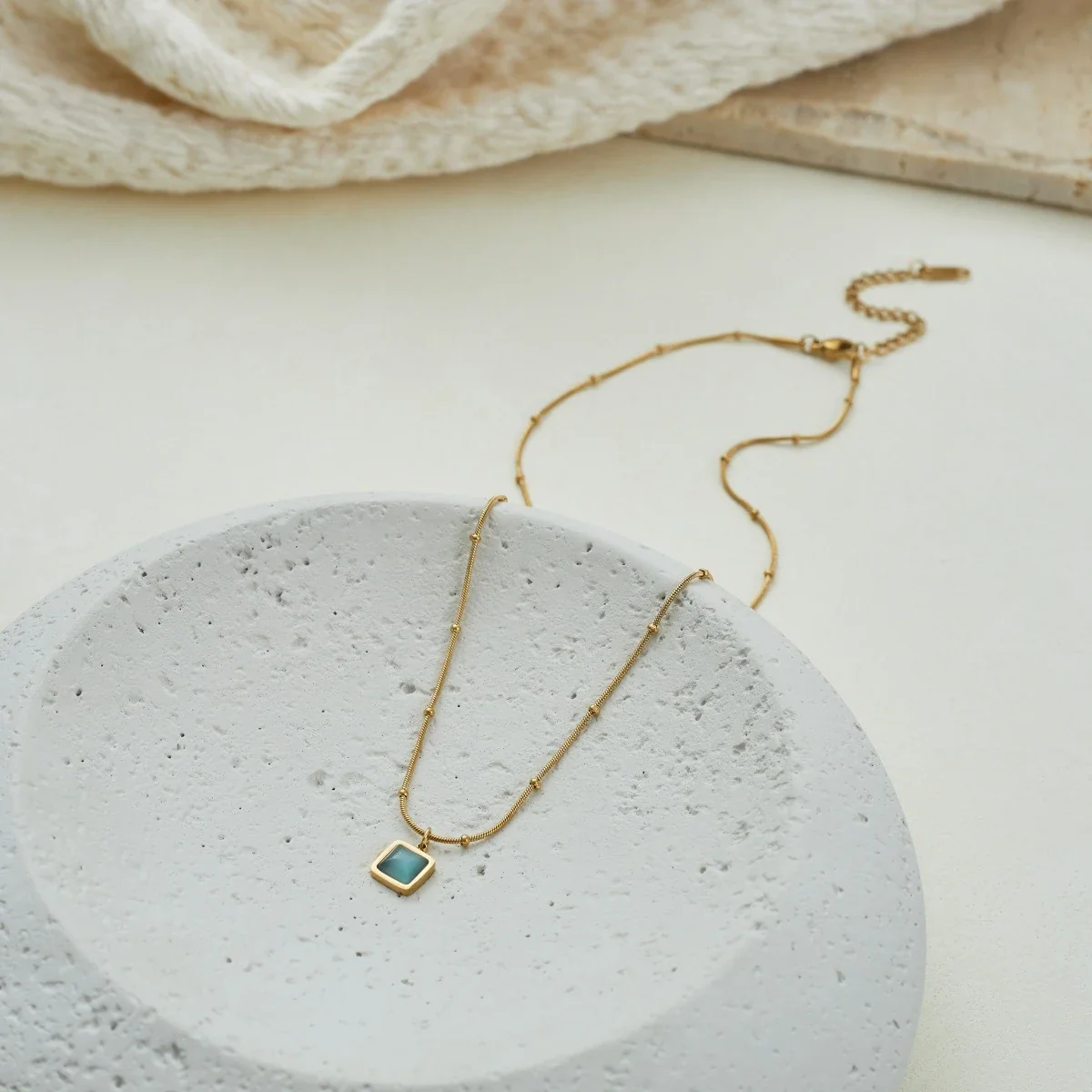 Stone Heart-hanger van roestvrij staal, 18K verguld productfoto