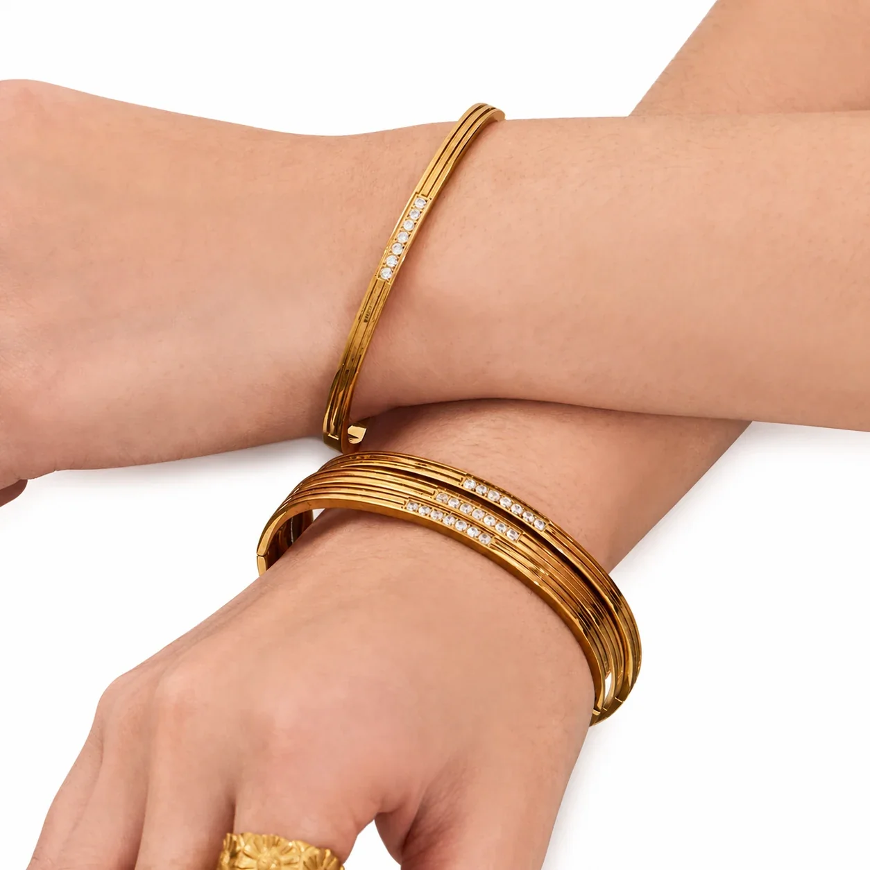 Polished Gold-Plated Grooved CZ Hinged Bangle