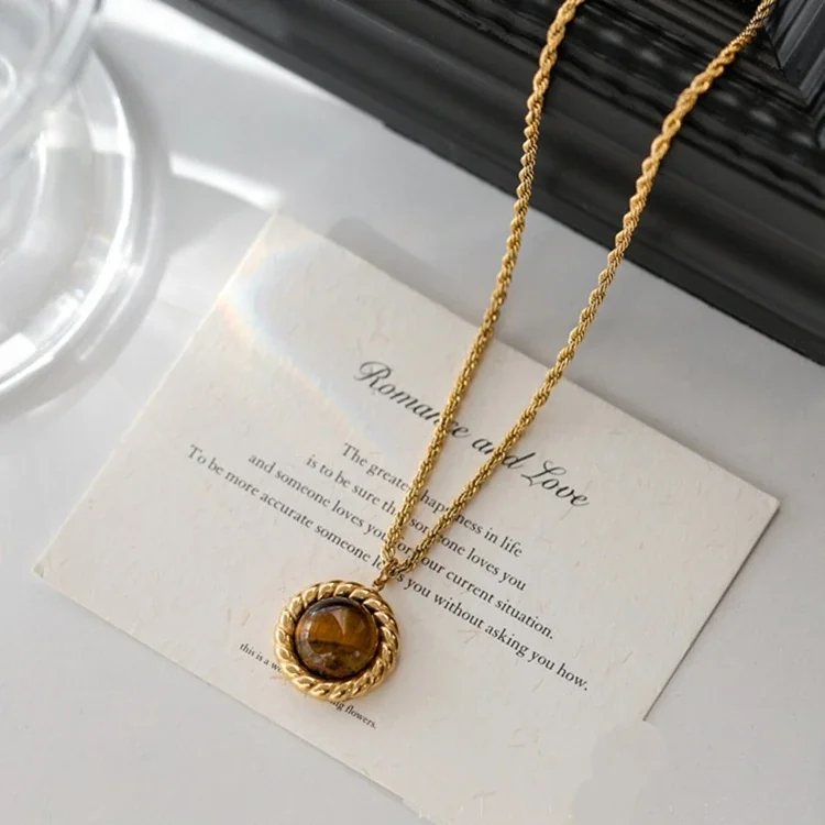 Foto do produto: Necklace: Tiger's Eye Rope-Bezel Gold-Plated Steel