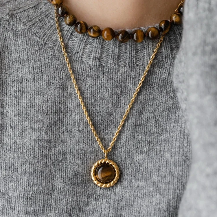 Foto do produto: Necklace: Tiger's Eye Rope-Bezel Gold-Plated Steel
