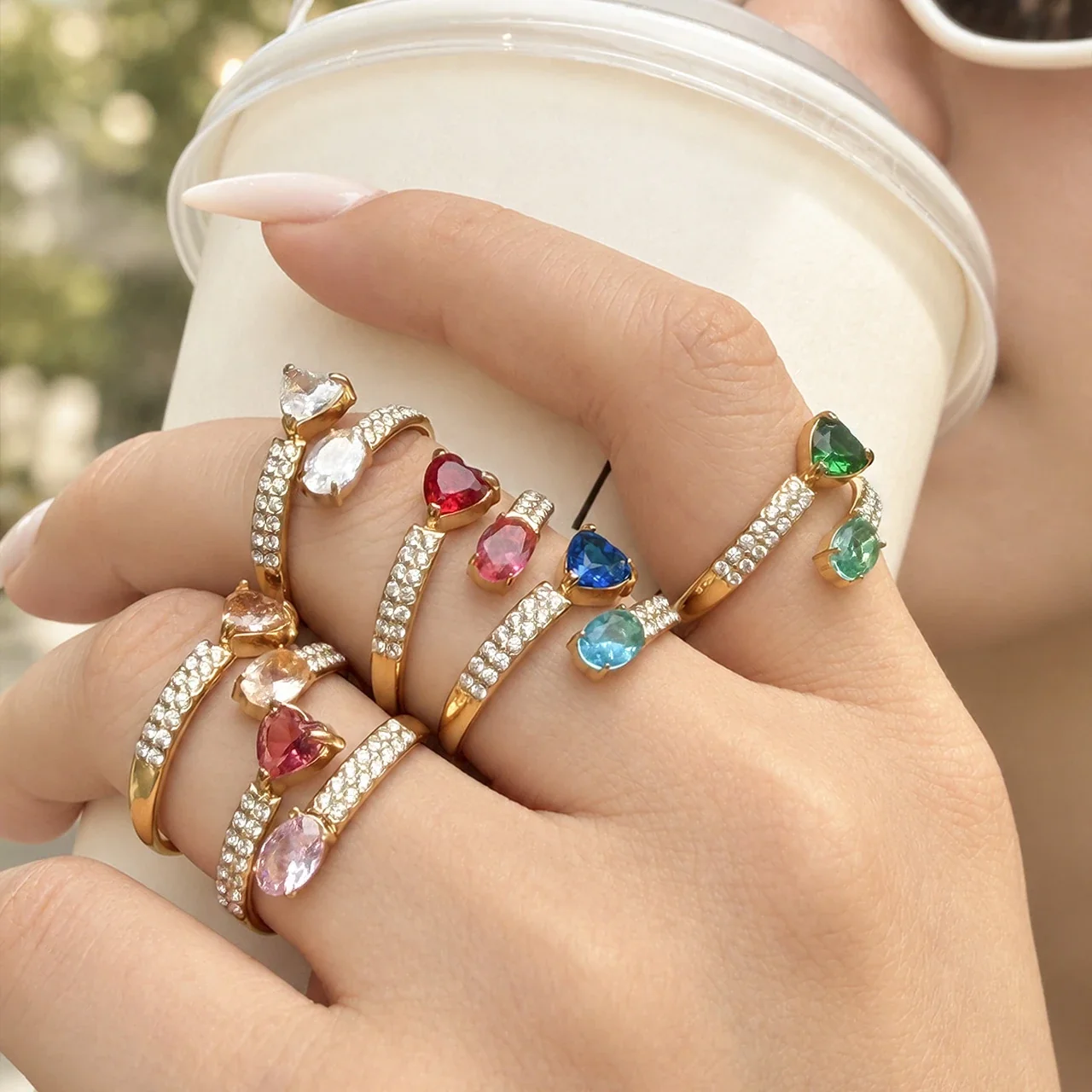 Ring: Open hart & ovale CZ pavé, verguld roestvrij staal productfoto
