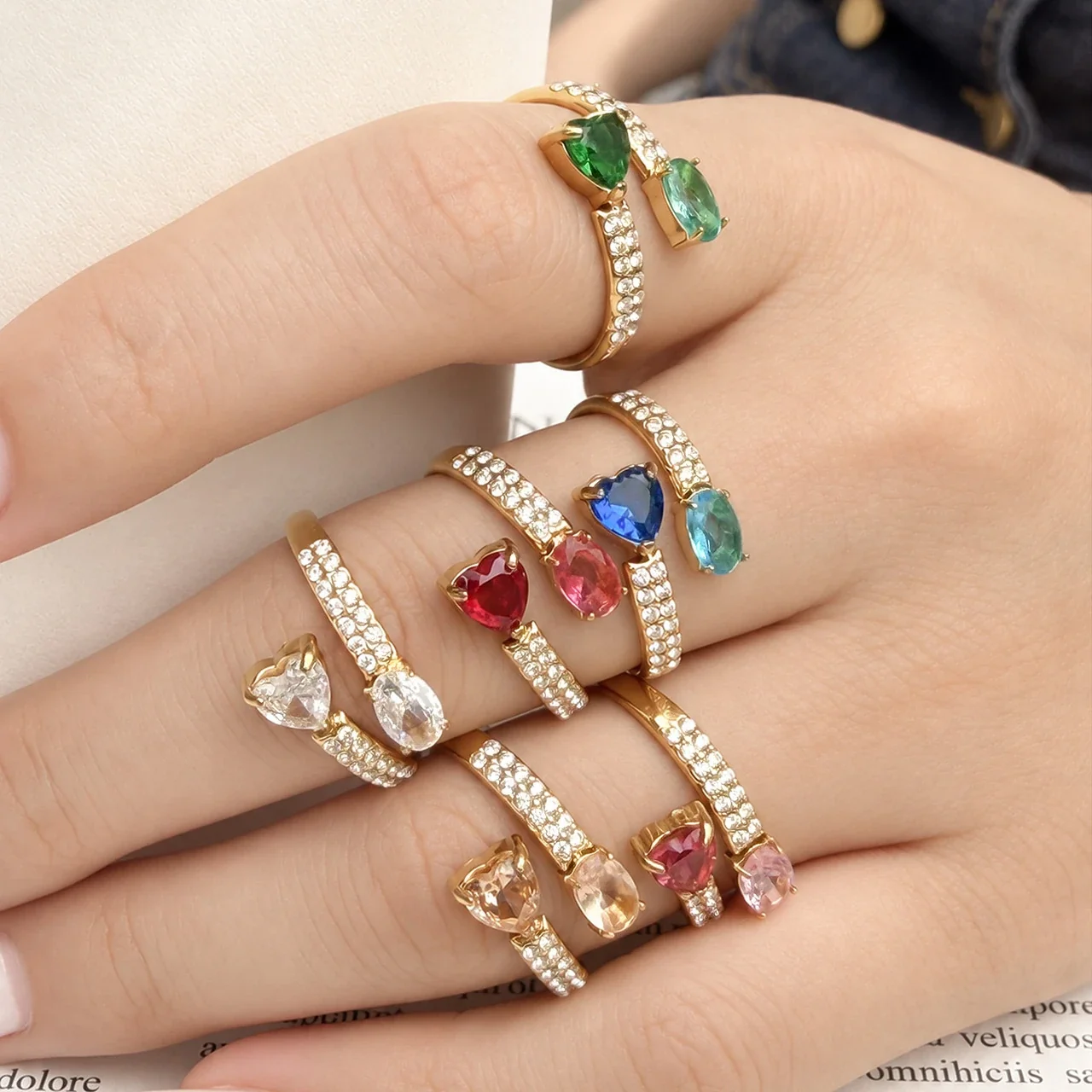 Ring: Open hart & ovale CZ pavé, verguld roestvrij staal productfoto
