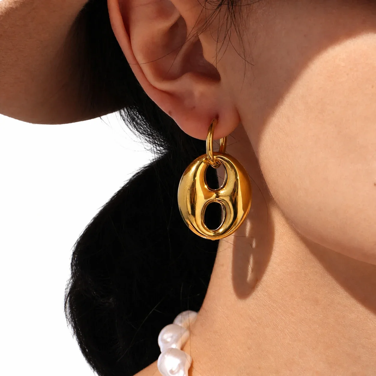 Sculptural 18K Gold-Plated Oval Cutout Hoop Earrings