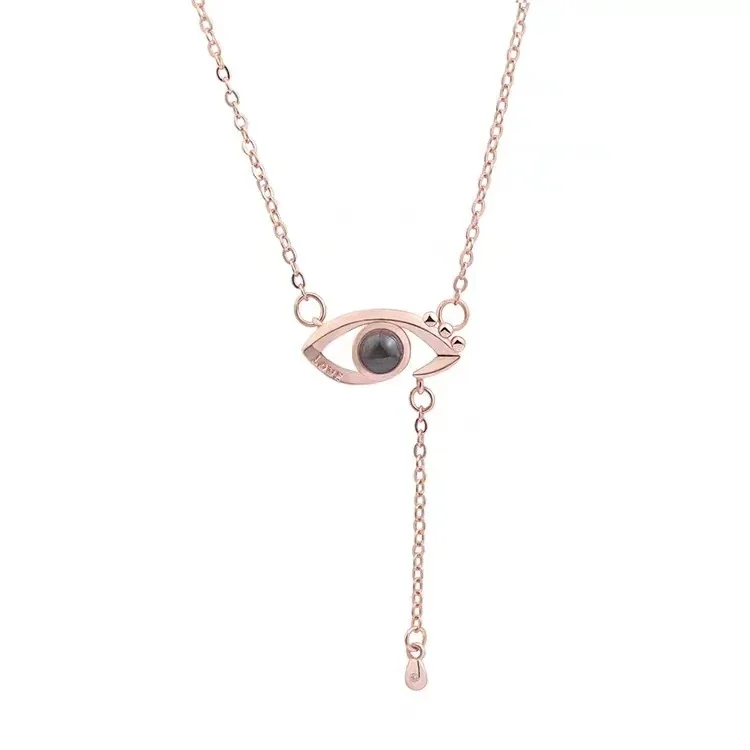 Daisy Pendant Necklace with Eight Petals in 18K Gold-Plated Steel - Eye