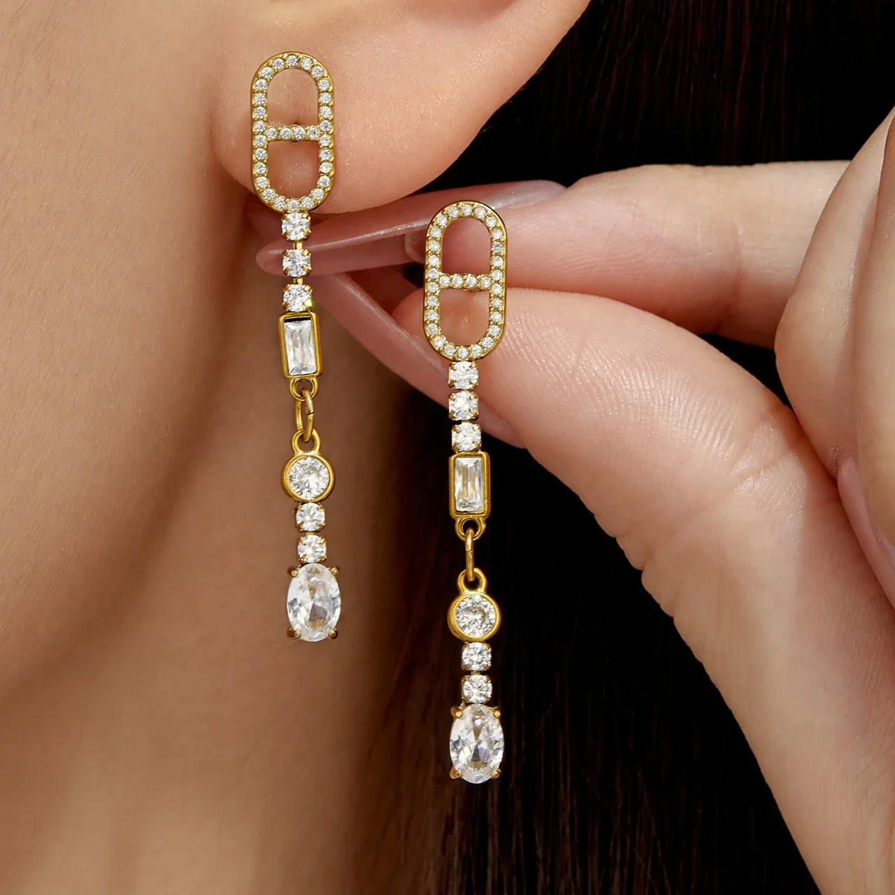 Foto del producto: Pendientes colgantes con eslabones de cristal y tallas mixtas, acero inoxidable 316