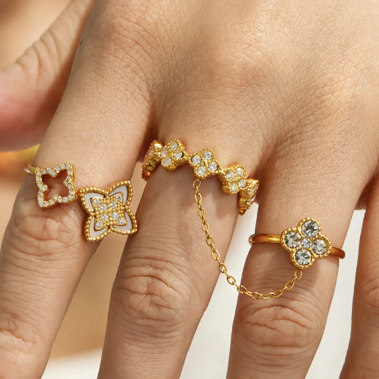 Floral Chain Double Ring in Gold-Plated Stainless Steel