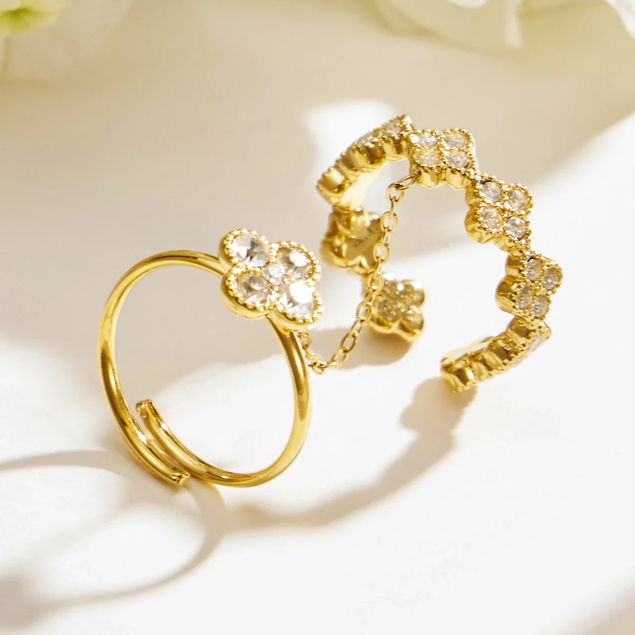 Floral Chain Double Ring in Gold-Plated Stainless Steel