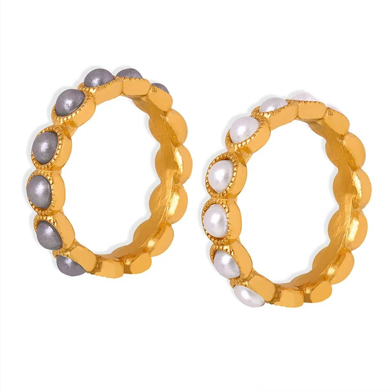 Ring with Gray Shell Pearls and Beaded Gold-Plated Steel