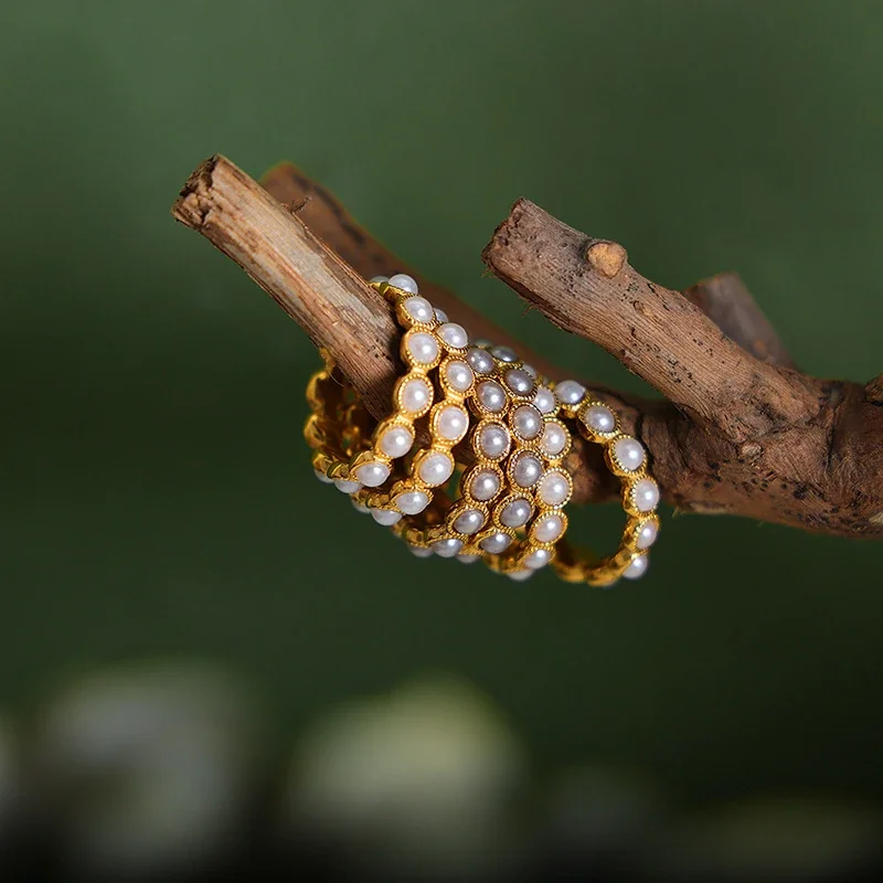 Ring with Gray Shell Pearls and Beaded Gold-Plated Steel