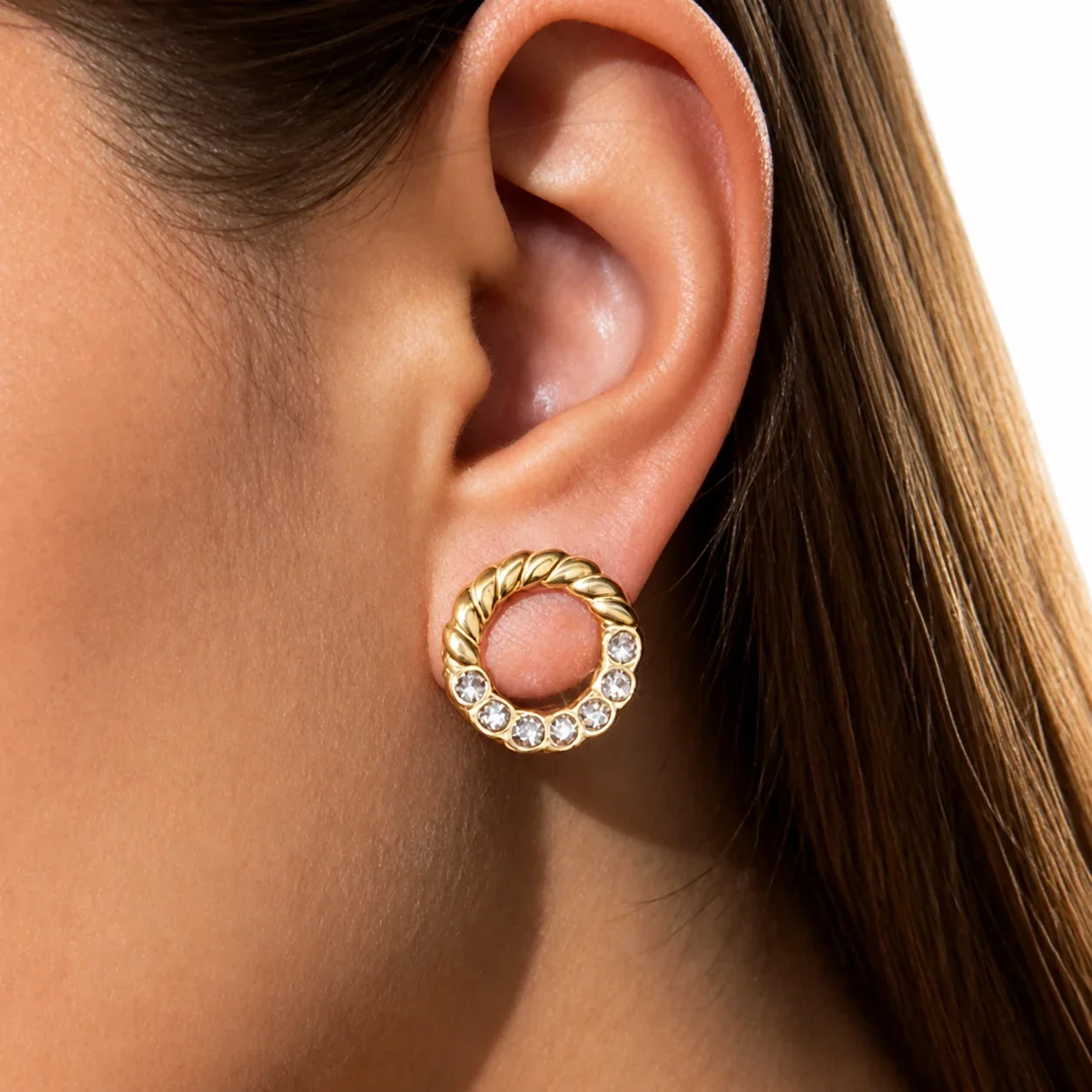 Photo produit : Boucles d'oreilles créoles à tige torsadées avec cristaux en acier inoxydable 316 PVD or