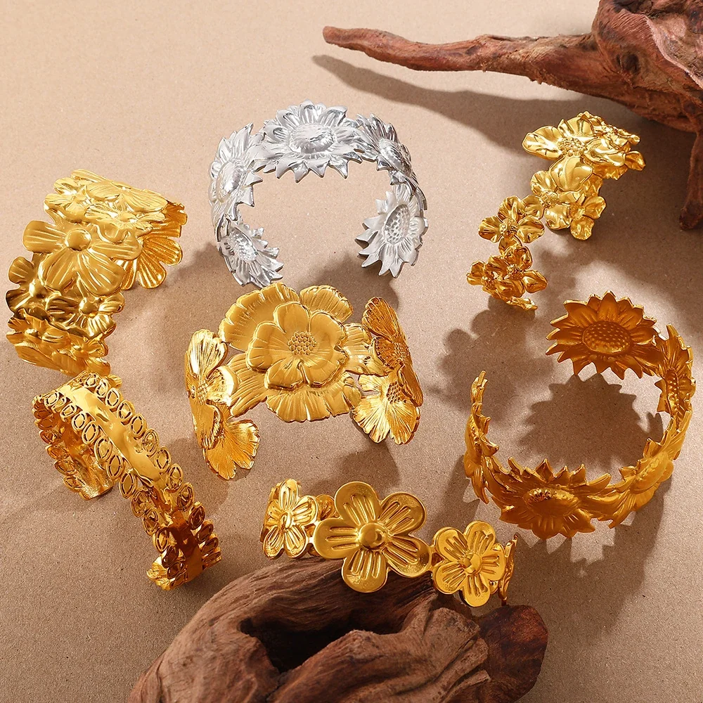 Foto del producto: Brazalete abierto floral de acero inoxidable
