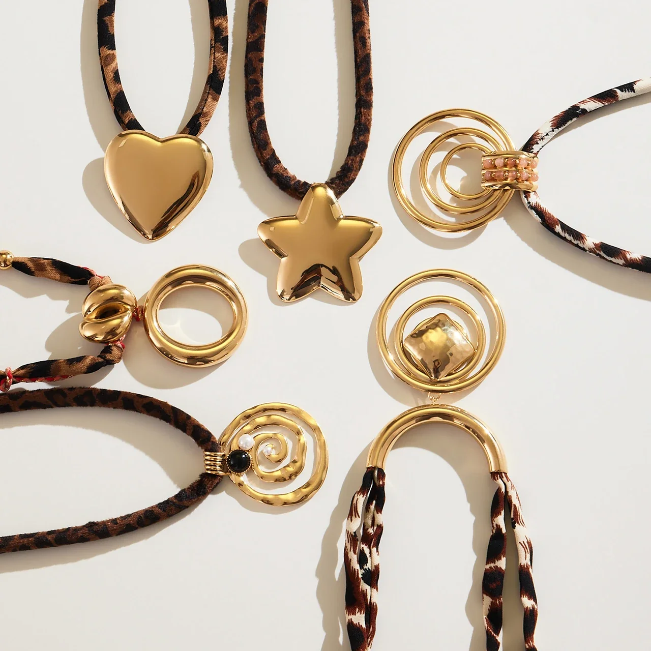 Pendant Necklace Leopard Cord & Geometric Gold-Plated Steel