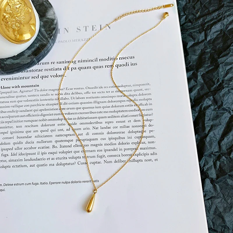 Teardrop Pendant Necklace with Oval-Link Chain in Stainless Steel
