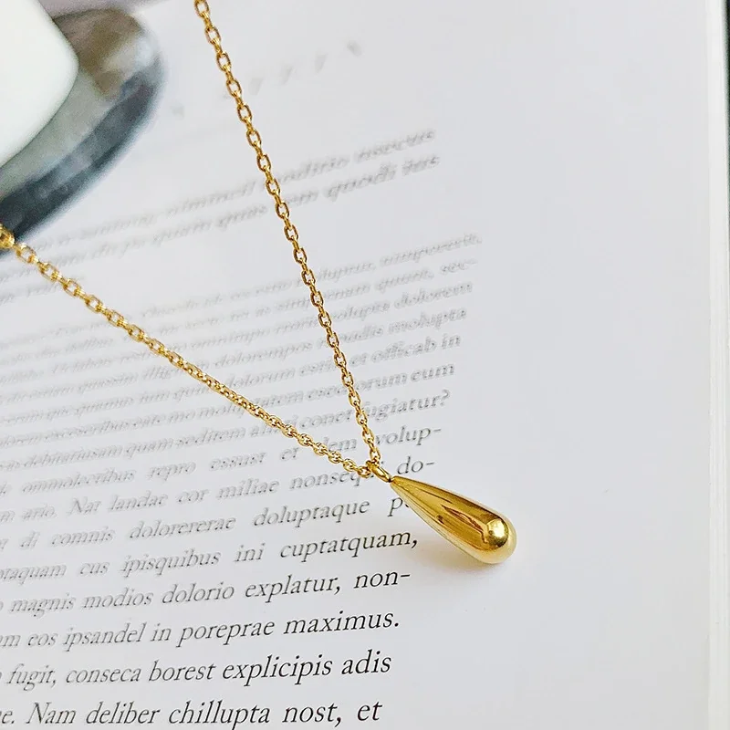 Teardrop Pendant Necklace with Oval-Link Chain in Stainless Steel