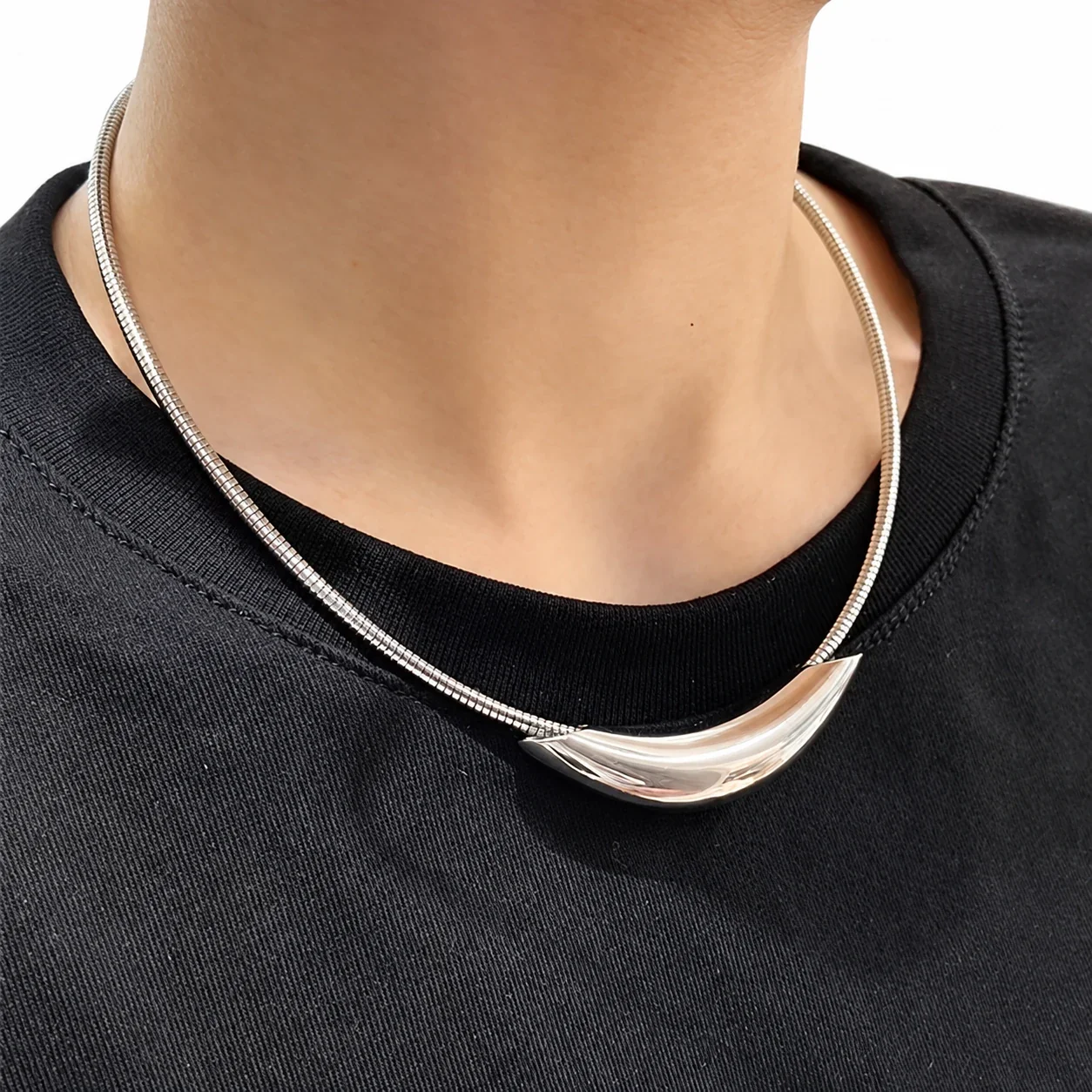 Foto del producto: Collar de cadena serpiente con tubo curvo, acero inoxidable