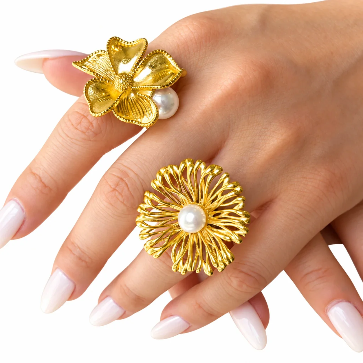 Foto del producto: Anillo: Flor Texturizada Abierta con Perla de Concha de Acero Inoxidable