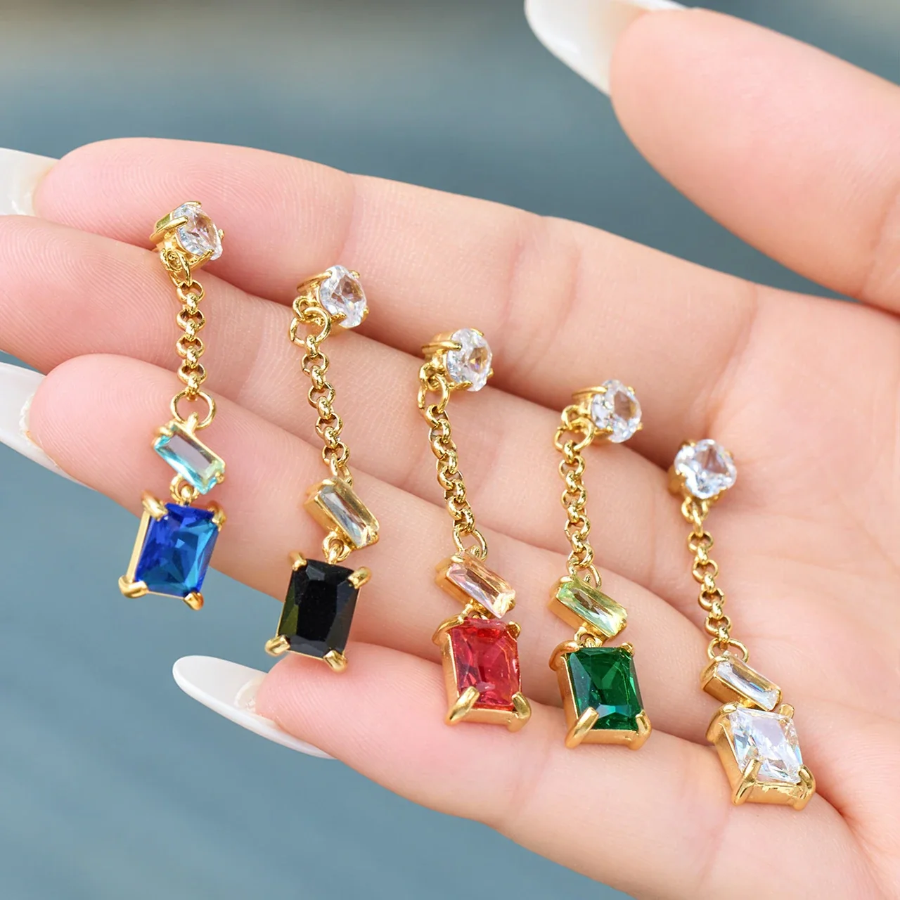 Emerald-Cut CZ-kettinghangers, verguld roestvrij staal productfoto