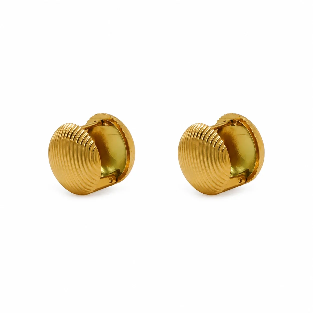 Sculptural Gold-Plated Ribbed Heart Hoop Earrings - Gold Round