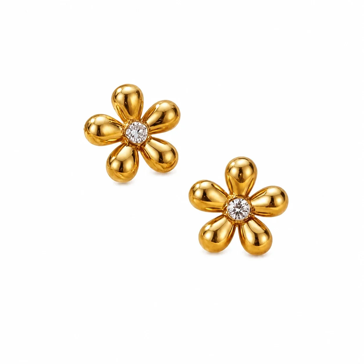 Photo produit : Petites boucles d'oreilles acier inoxydable fleur à cinq pétales bombés en cristal, finition or PVD - 316