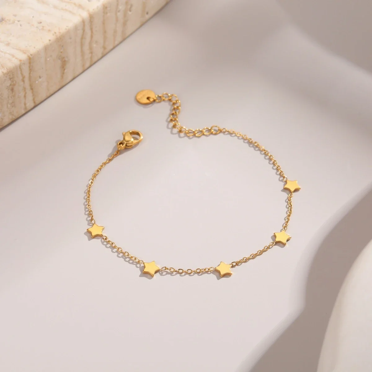 Photo produit : Bracelet de cheville avec breloques serpent, cœur, trèfle, étoile ou lune, acier inoxydable