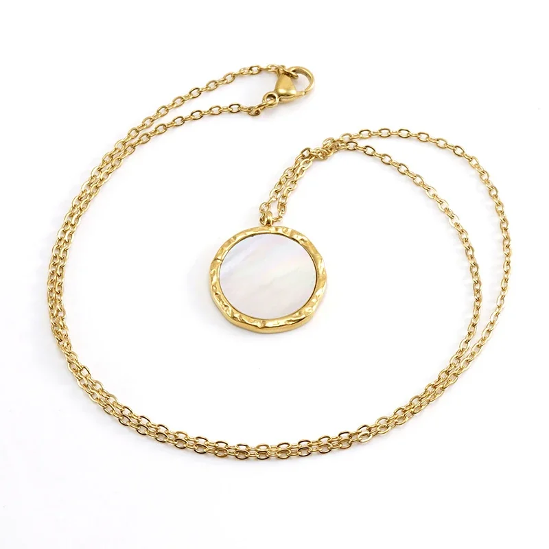 Luminous Gold PVD Hammered Round Shell Pendant Necklace