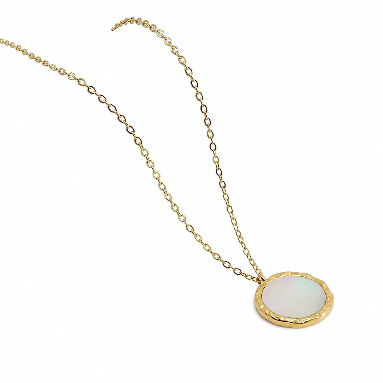 Luminous Gold PVD Hammered Round Shell Pendant Necklace