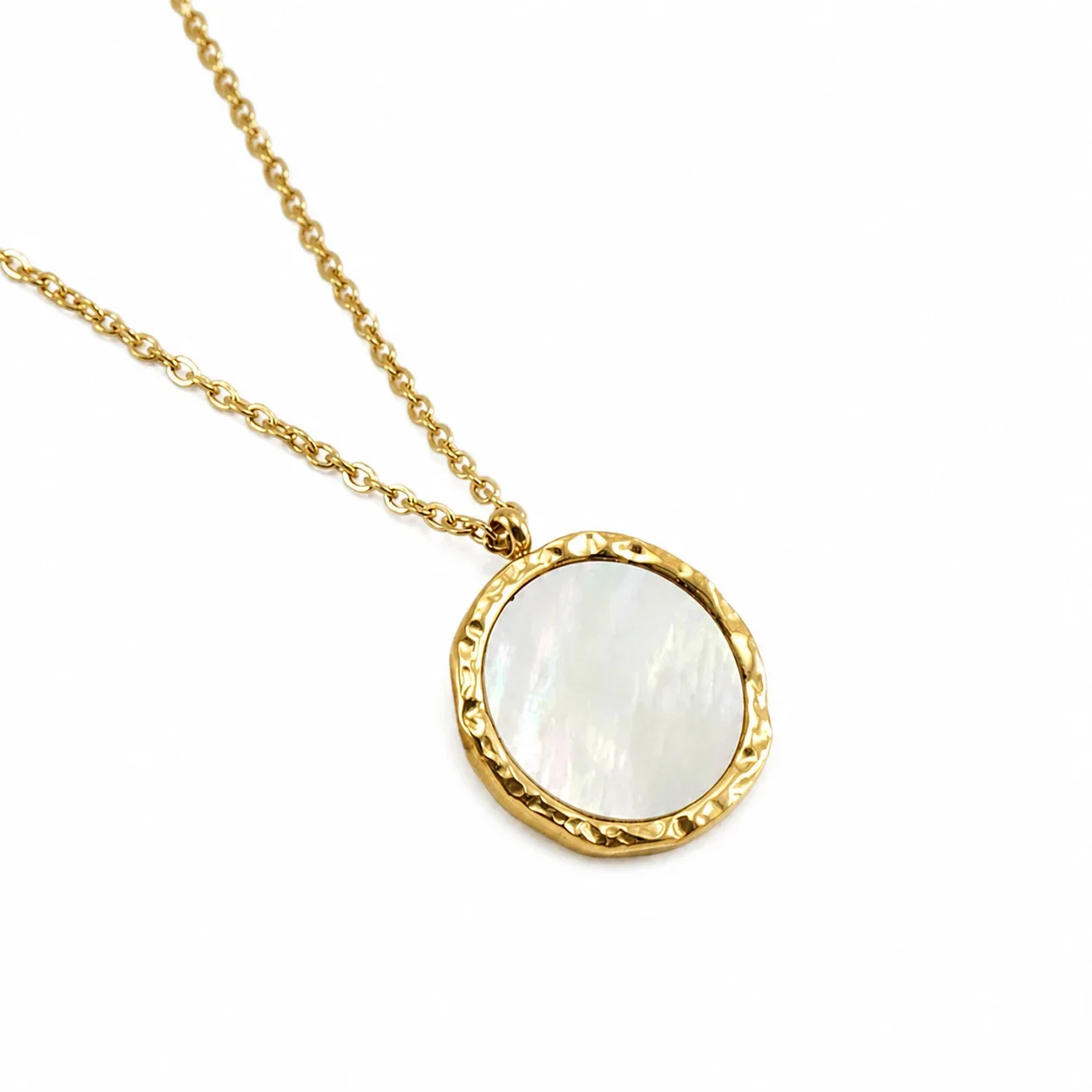 Luminous Gold PVD Hammered Round Shell Pendant Necklace