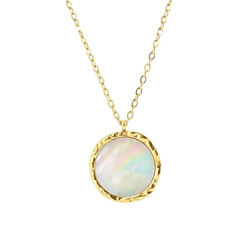 Luminous Gold PVD Hammered Round Shell Pendant Necklace