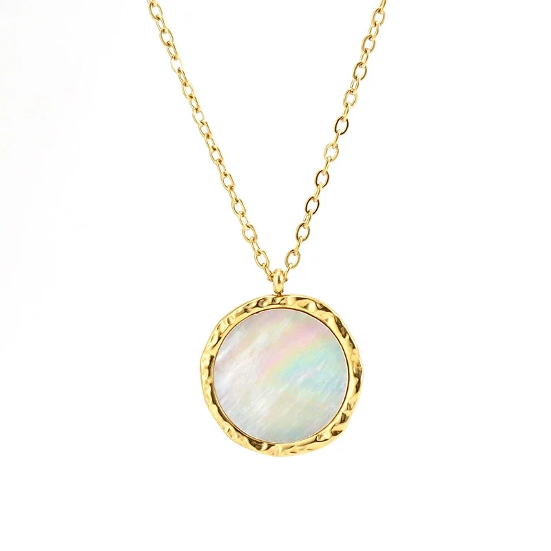 Luminous Gold PVD Hammered Round Shell Pendant Necklace - Gold