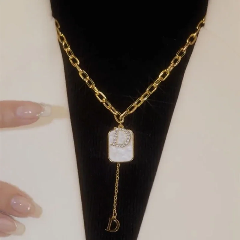 D-initialhangerketting met dogtag, verguld roestvrij staal productfoto