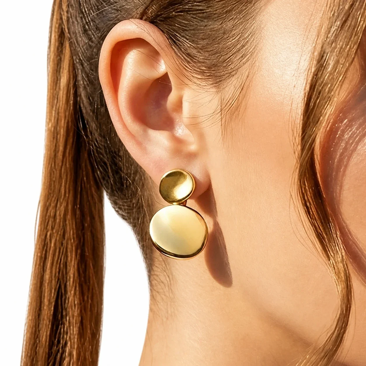 Foto do produto: Brincos Pendentes Esculpidos de Duplo Disco em Aço Inoxidável 316L Dourado 18K - PVD